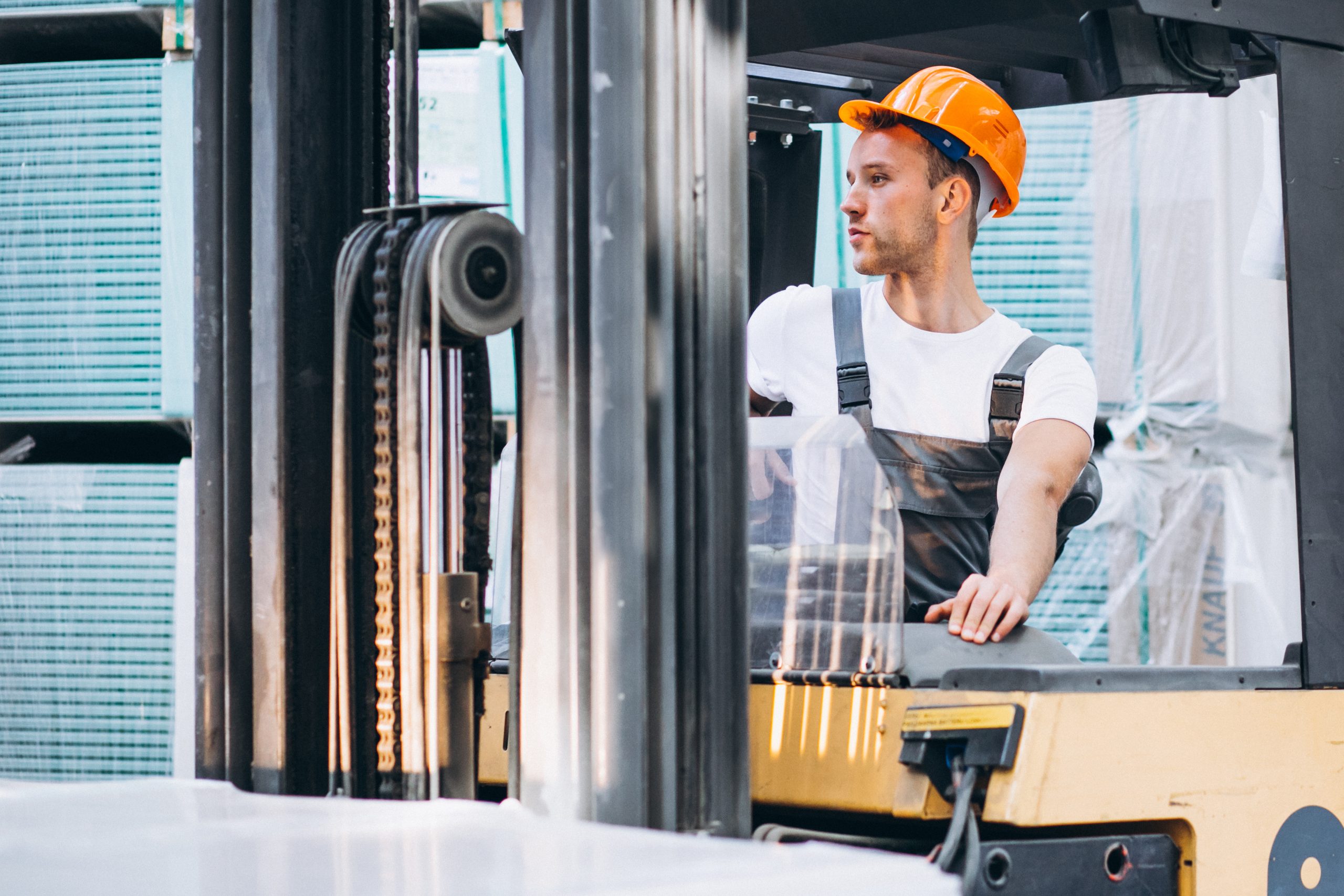 Home - Türkçe 13 Young man working warehouse with boxes scaled