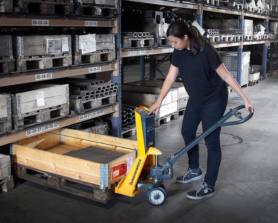 stage pallet truck with scales